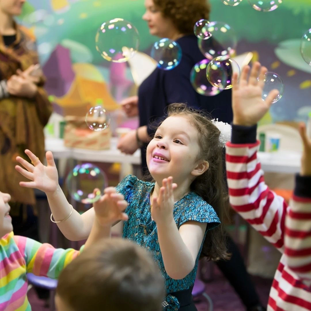 Balon Köpüğü Gösterisi